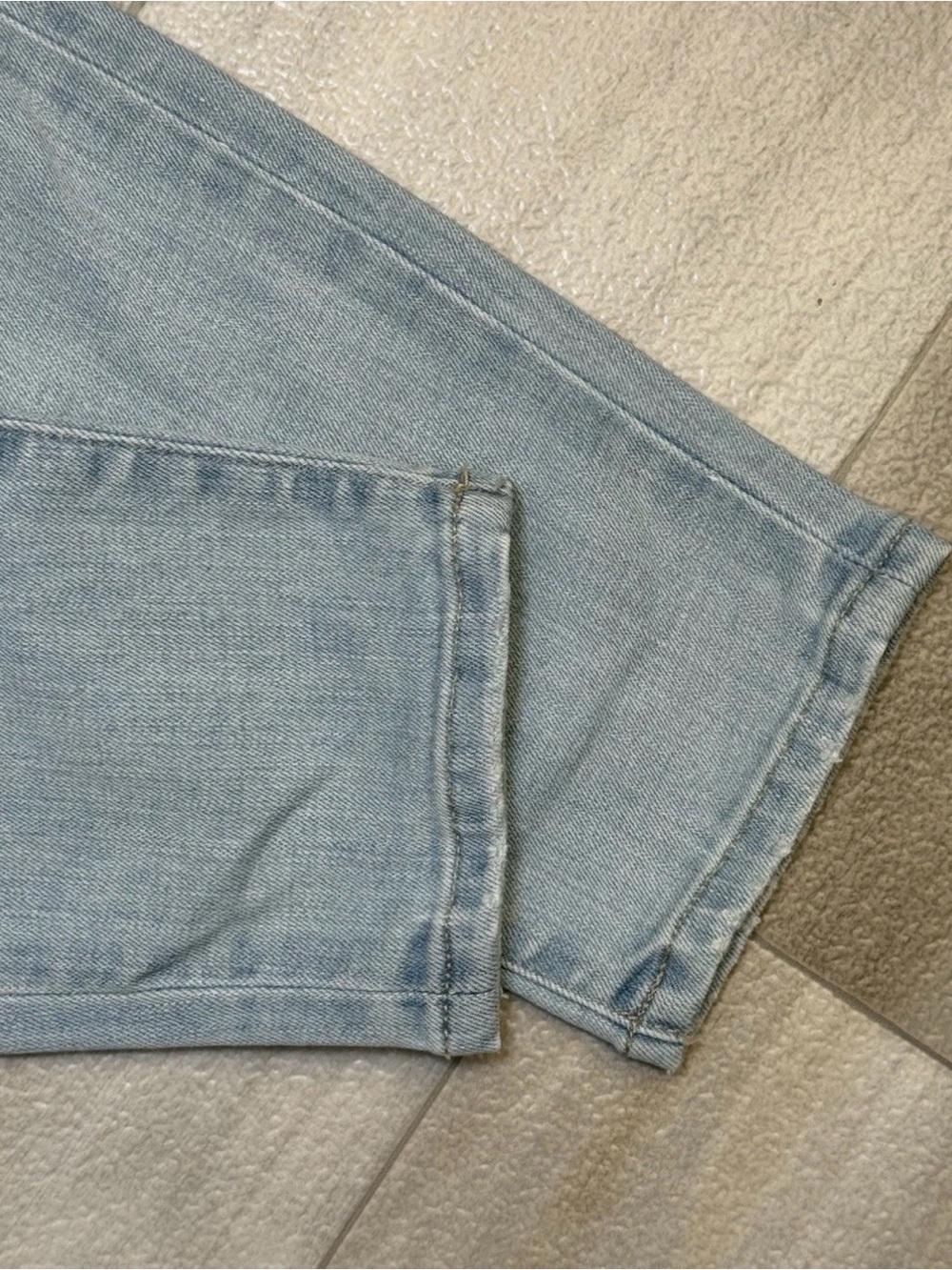 Madewell 9in Mid-Rise Skinny Crop Blue Denim
Jeans: Size 24 Msr 24x26 - Picture 10 of 10
